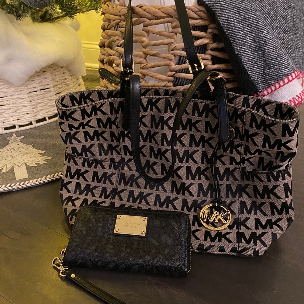 Michael Kors shoulder bag and wallet